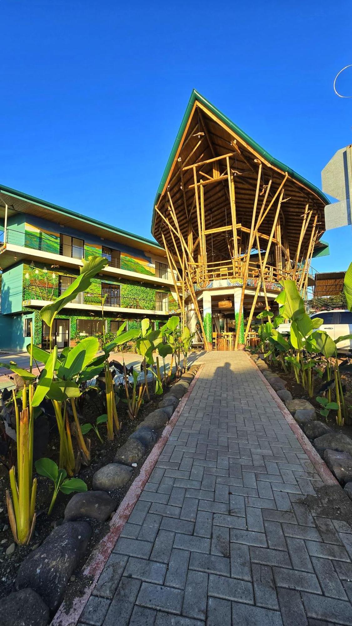 Bonding Coffee Roaster Cafe & Hotel Quepos Exterior foto