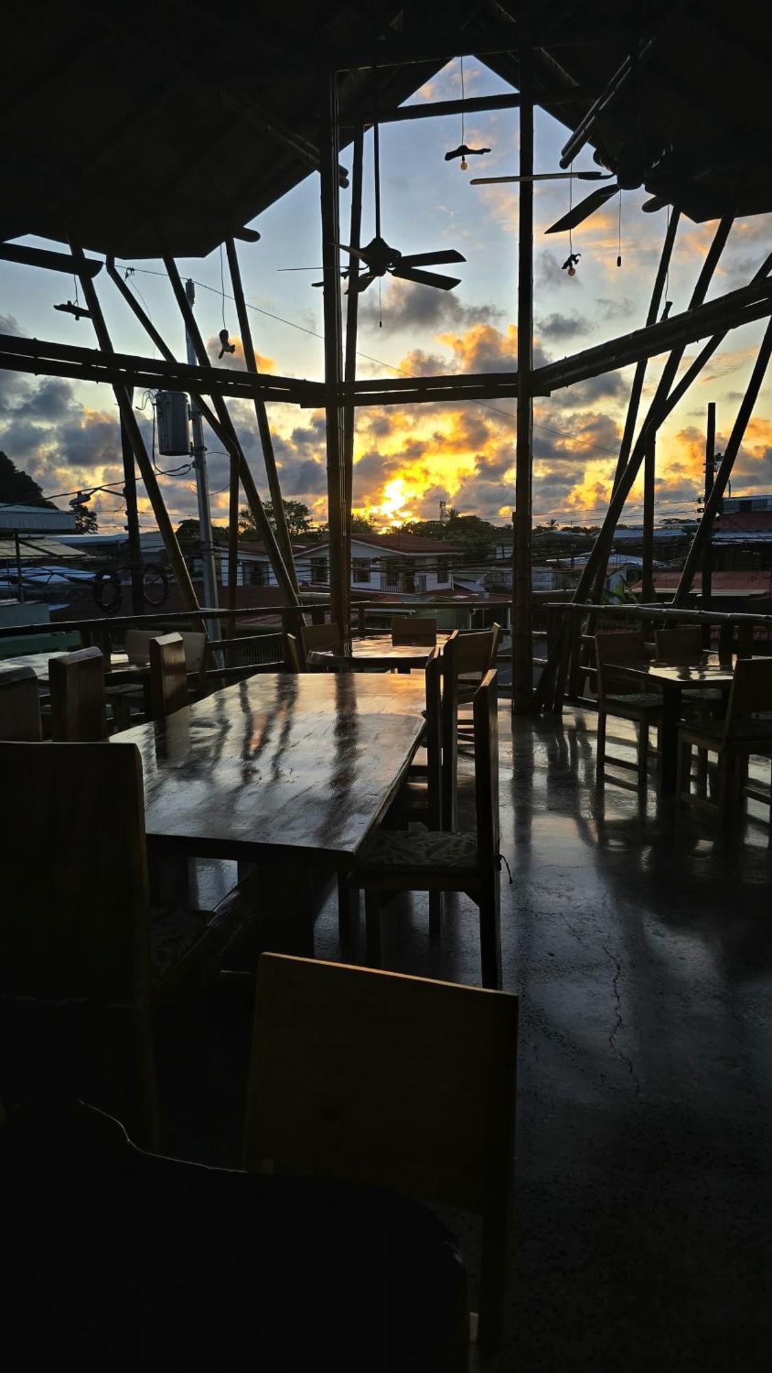 Bonding Coffee Roaster Cafe & Hotel Quepos Exterior foto