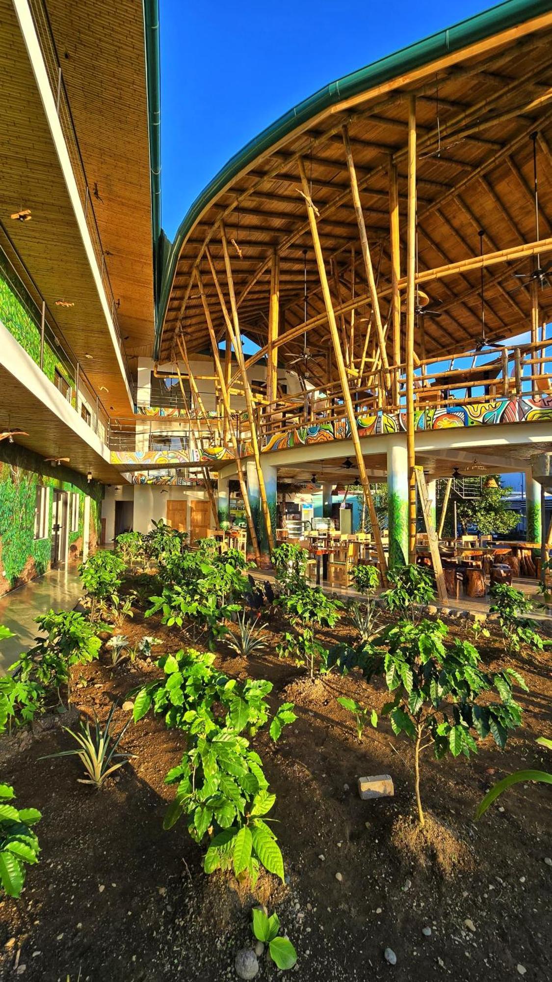 Bonding Coffee Roaster Cafe & Hotel Quepos Exterior foto