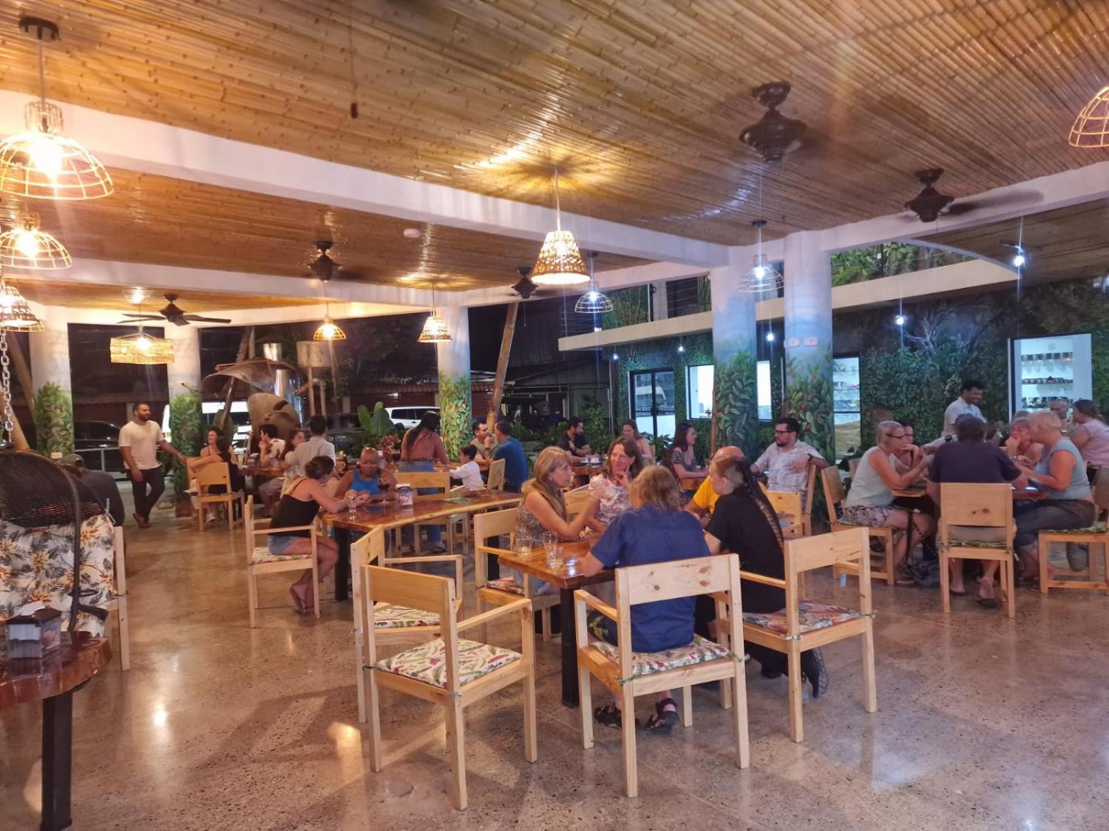 Bonding Coffee Roaster Cafe & Hotel Quepos Exterior foto