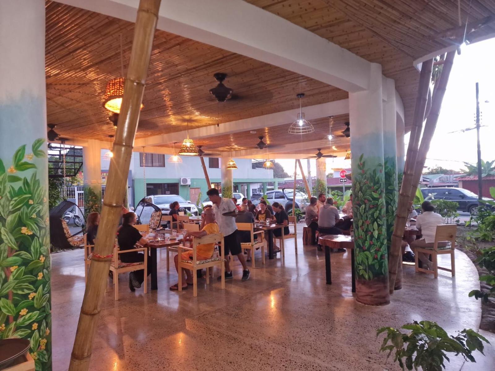 Bonding Coffee Roaster Cafe & Hotel Quepos Exterior foto
