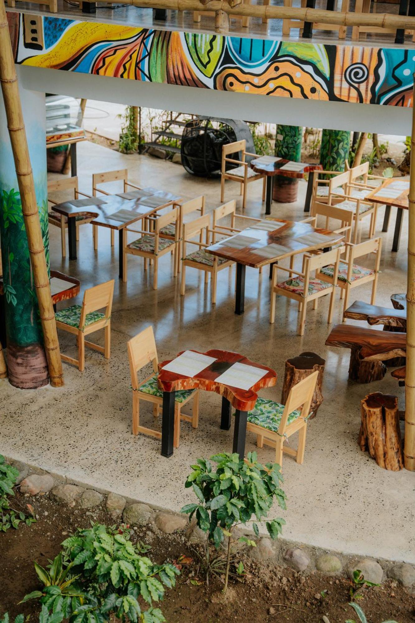 Bonding Coffee Roaster Cafe & Hotel Quepos Exterior foto