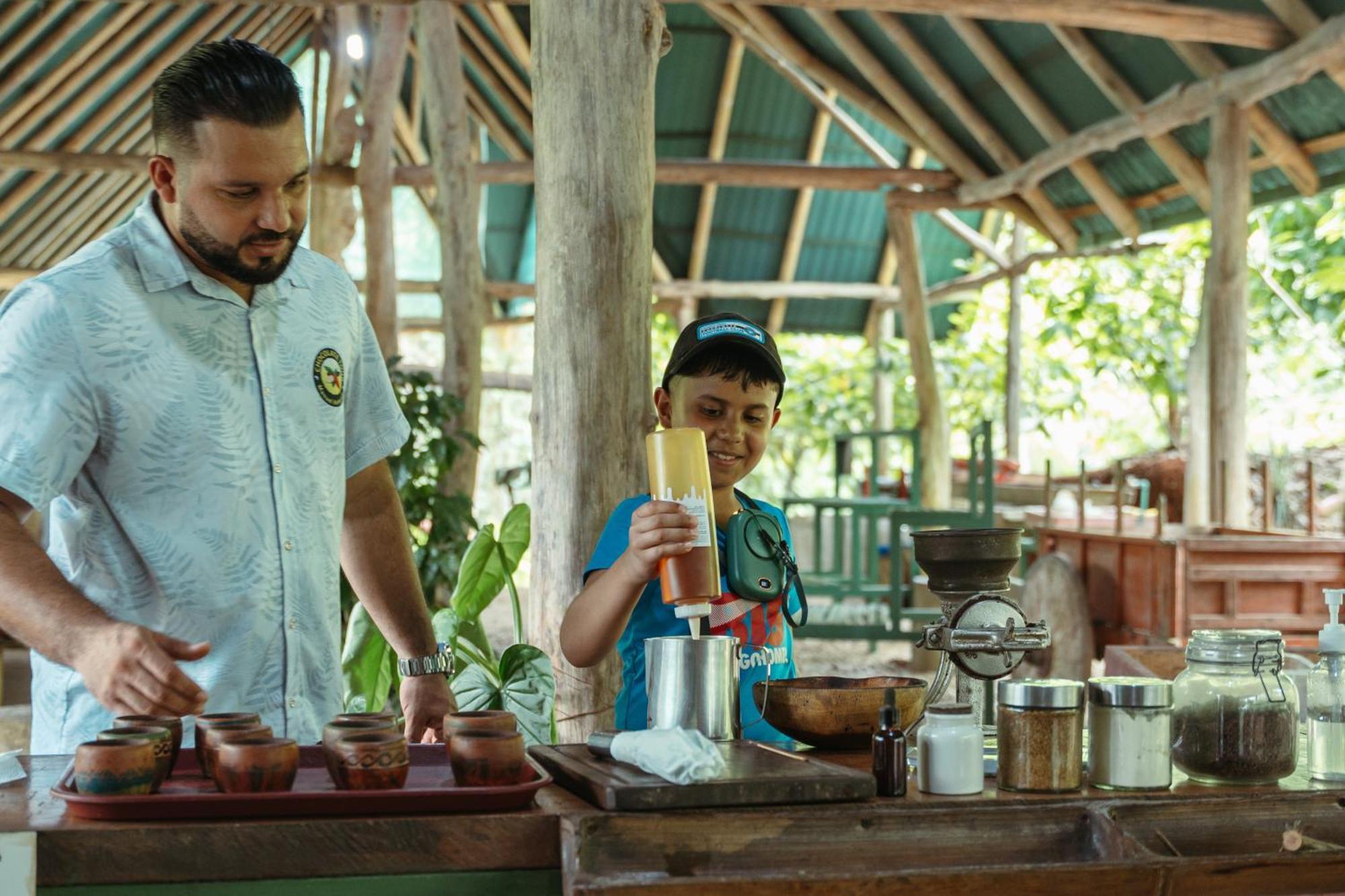 Bonding Coffee Roaster Cafe & Hotel Quepos Exterior foto